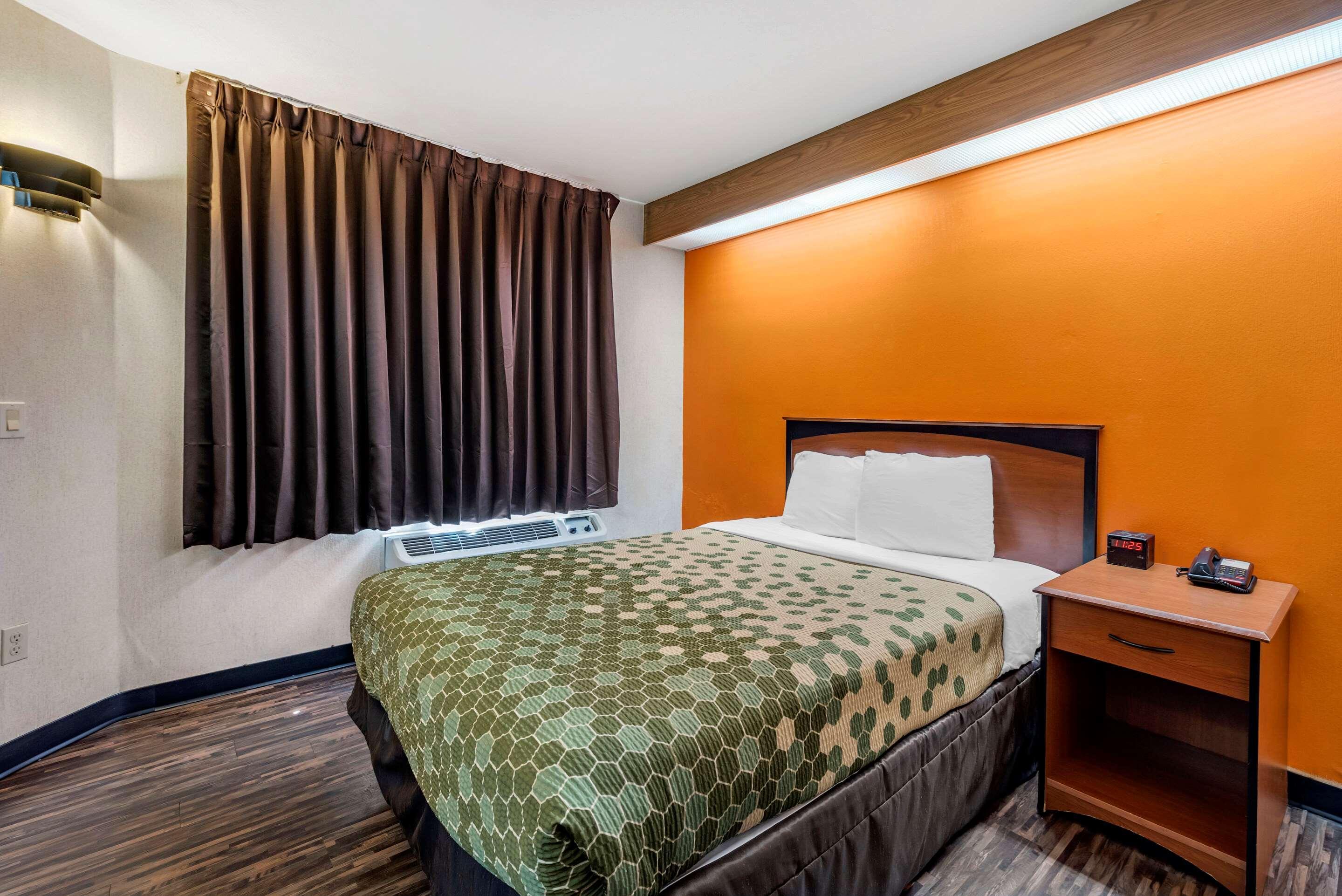 Econo Lodge North Academy Colorado Springs Buitenkant foto