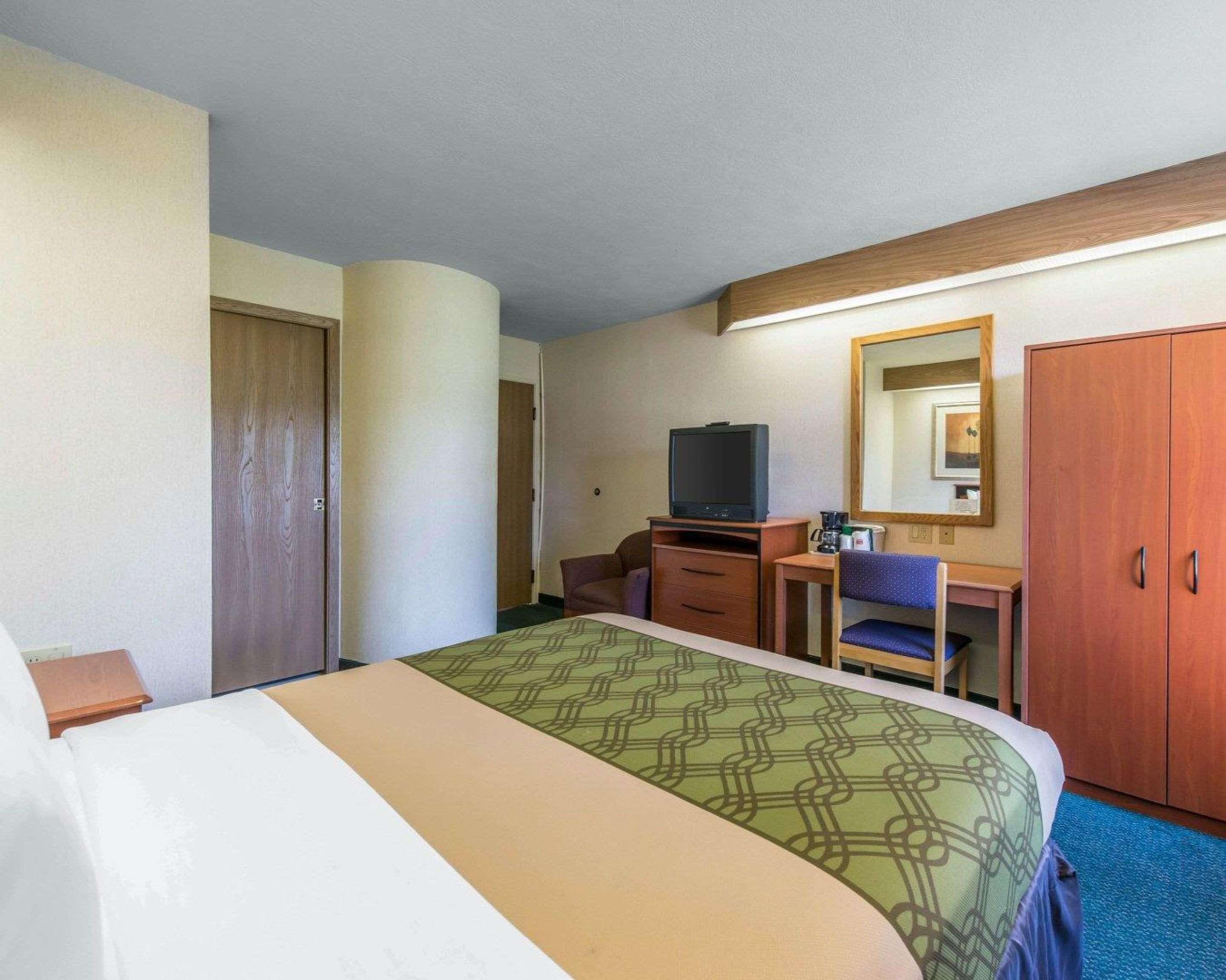 Econo Lodge North Academy Colorado Springs Buitenkant foto
