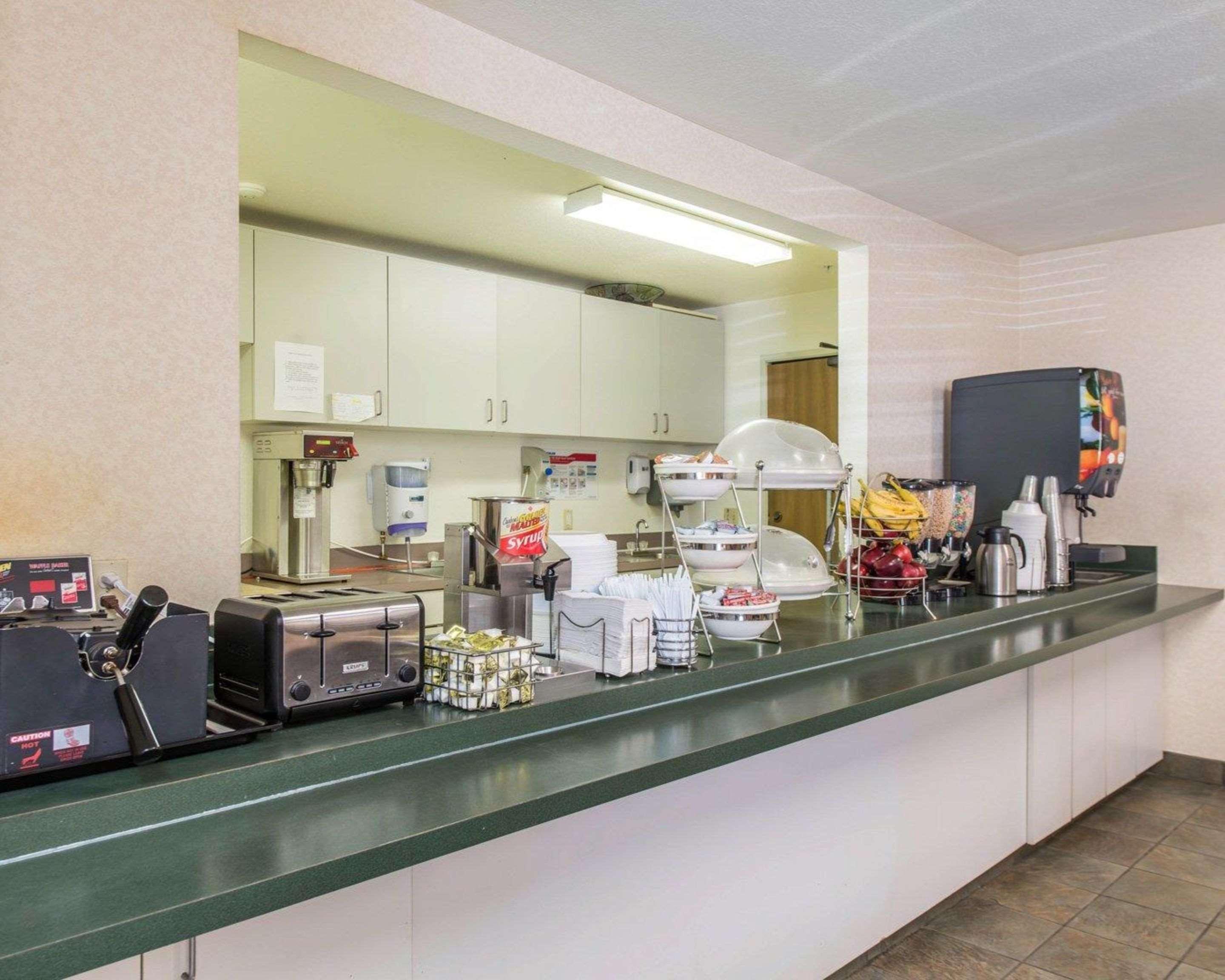 Econo Lodge North Academy Colorado Springs Buitenkant foto