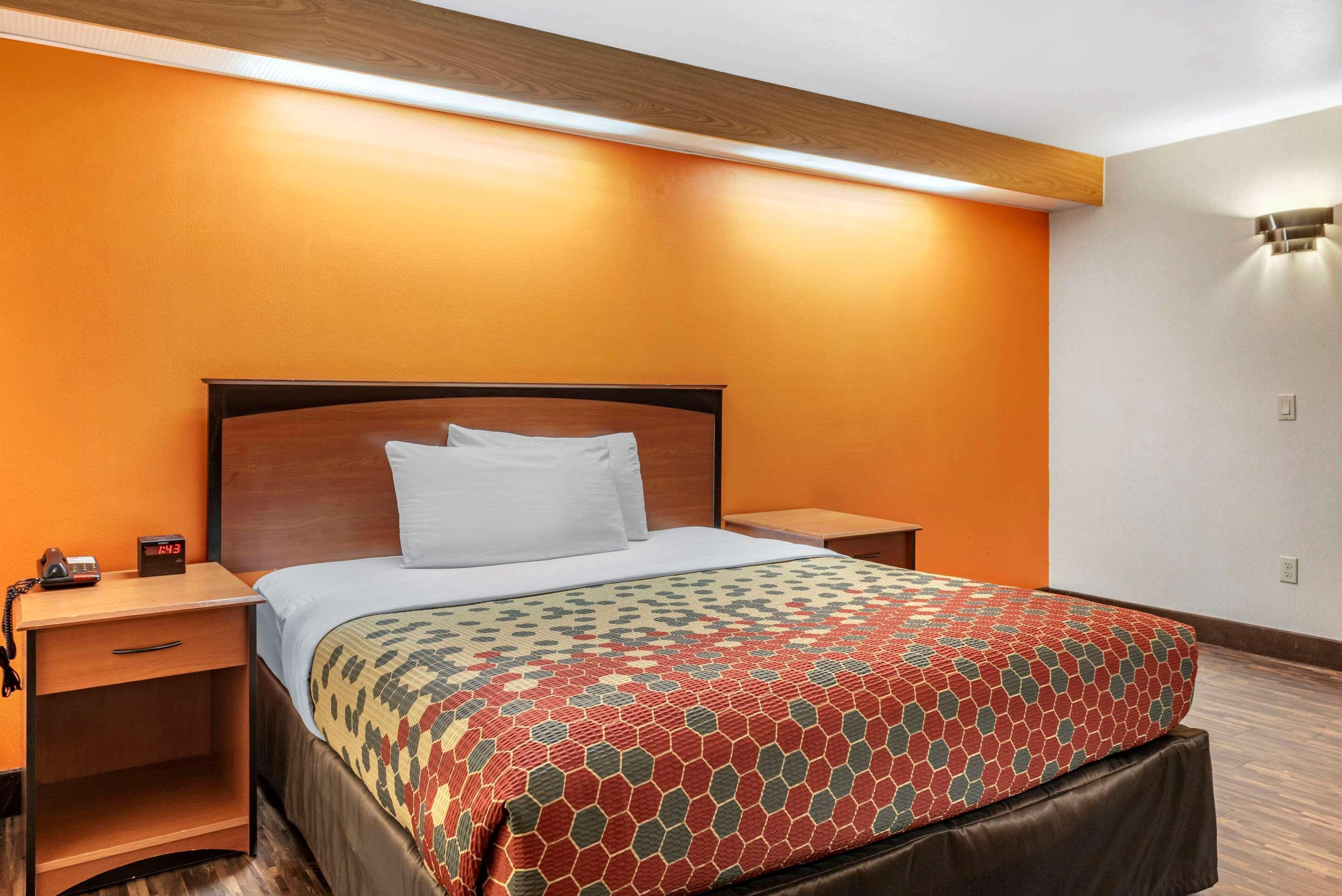 Econo Lodge North Academy Colorado Springs Buitenkant foto
