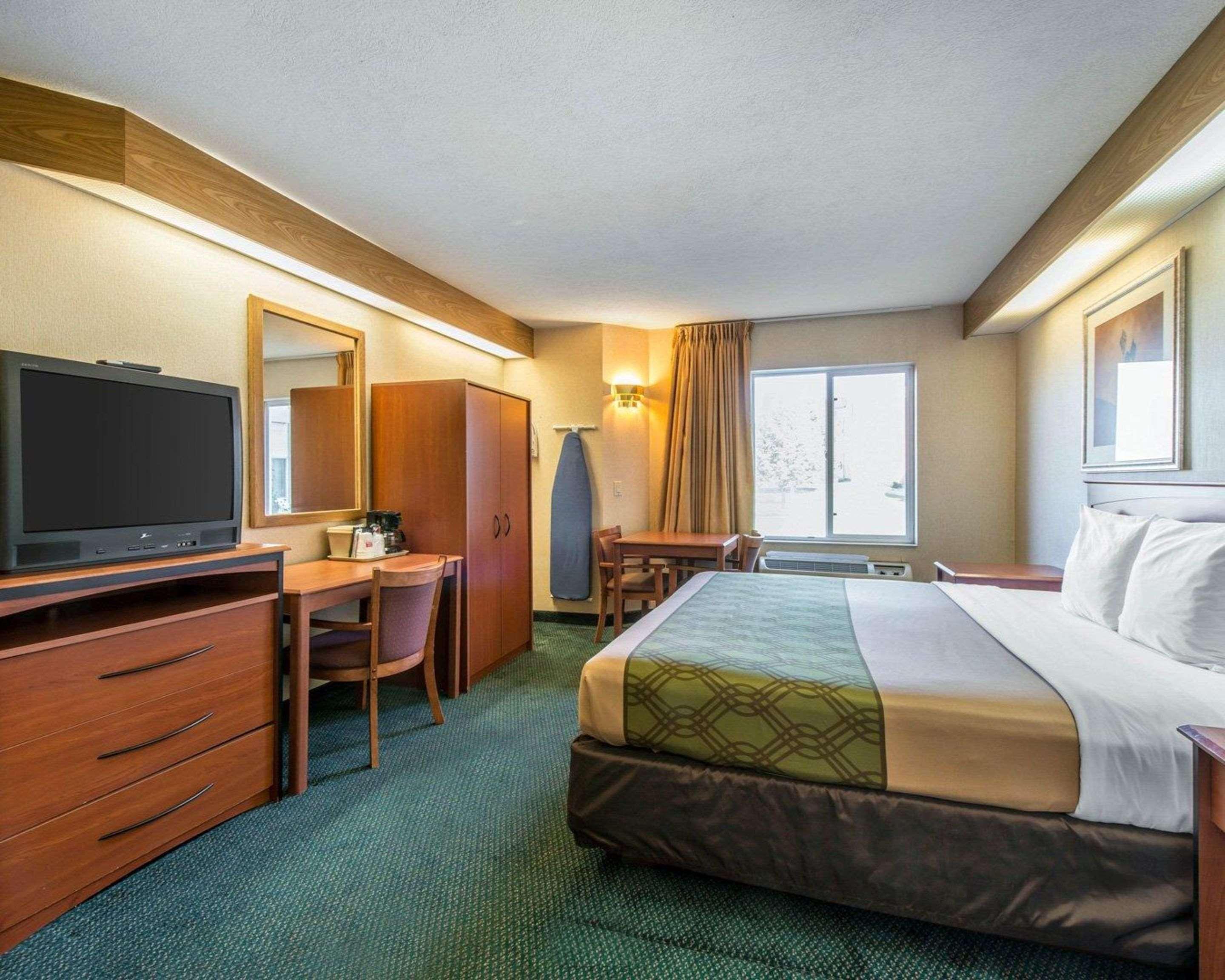 Econo Lodge North Academy Colorado Springs Buitenkant foto